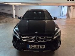 Schwarz Gebraucht 2018 Mercedes GLA200 SUV | 21.490 € (Etwas zu teuer)