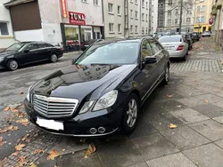 Schwarz Gebraucht 2009 Mercedes E250 Limousine | 15.000 €
