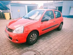 Rot Gebraucht 2011 Renault Clio II Kleinwagen | 1.650 €