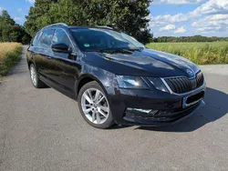 Schwarz Gebraucht 2019 Skoda Octavia Ambition Kombi | 15.500 € (Fairer Preis)