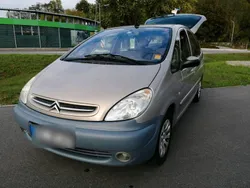 Gelb Gebraucht 2002 Citroën Xsara Picasso Van / Kleinbus | 1.800 € (Etwas zu teuer)