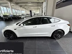 Weiß Gebraucht 2021 Tesla Model 3 Performance Limousine | 33.400 € (Etwas zu teuer)