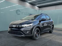 Schwarz Neu 2024 Dacia Sandero Expression Kleinwagen | 19.020 € (Etwas zu teuer)