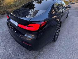 Grau Gebraucht 2023 BMW 520 Sport Line Limousine | 33.800 € (Fairer Preis)