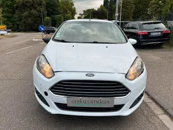 Weiß Gebraucht 2014 Ford Fiesta Kleinwagen | 2.700 € (Guter Preis)