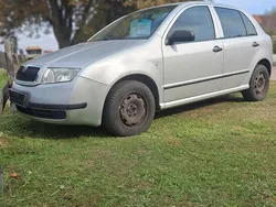 Silber Gebraucht 2003 Skoda Fabia Limousine | 1.800 € (Teuer)