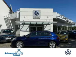 Atlantic blue metallic (metallic) Gebraucht 2022 VW Golf VIII Life Limousine | 24.900 € (Etwas zu teuer)