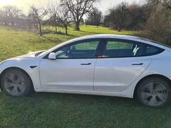Weiß Gebraucht 2021 Tesla Model 3 Limousine | 25.600 € (Guter Preis)