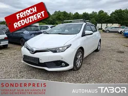 Super white 2 Gebraucht 2016 Toyota Auris Edition-S Limousine | 7.585 € (Guter Preis)