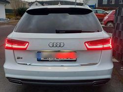 Weiß Gebraucht 2015 Audi A6 Kombi | 21.350 €