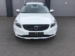 Weiß Gebraucht 2014 Volvo XC60 Kinetic SUV | 15.225 € (Etwas zu teuer)