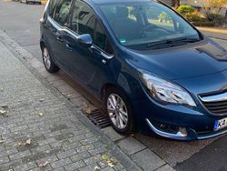 Blau Gebraucht 2016 Opel Meriva Edition Van / Kleinbus | 9.500 € (Fairer Preis)