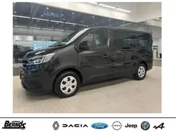 Tenebroschwarz met. (d68) Gebraucht 2023 Renault Trafic Life Van | 37.210 € (Fairer Preis)