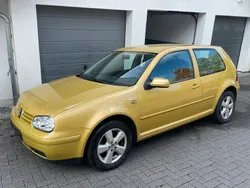 Gold Gebraucht 1998 VW Golf IV Kleinwagen | 2.700 €