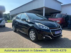 Schwarz Gebraucht 2017 Peugeot 208 Active Kleinwagen | 8.990 € (Etwas zu teuer)