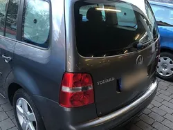 Gebraucht 2006 VW Touran Van / Kleinbus | 2.500 € (Etwas zu teuer)