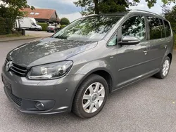 Grau Gebraucht 2014 VW Touran Highline Van / Kleinbus | 7.999 € (Fairer Preis)