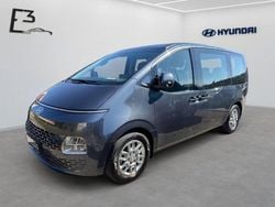 Grau Gebraucht 2024 Hyundai Staria Trend Van / Kleinbus | 39.990 € (Guter Preis)