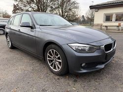 Grau Gebraucht 2013 BMW 318 Comfort Edition Kombi | 8.800 € (Fairer Preis)
