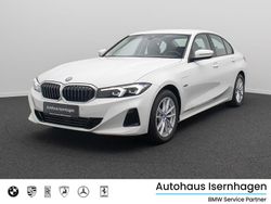 Alpinweiß uni300schwarz Gebraucht 2022 BMW 330e Sport Line Limousine | 30.999 € (Guter Preis)