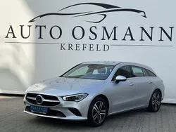 Silber Gebraucht 2022 Mercedes CLA200 Shooting Brake Kombi | 21.950 € (Fairer Preis)