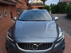 Grau Gebraucht 2016 Volvo V40 R-Design Kinetic Kombi | 11.250 € (Guter Preis)