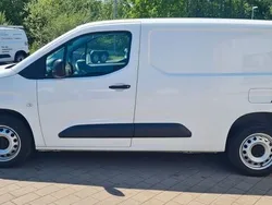 Lack weiss banquise/typ aussen Gebraucht 2021 Peugeot Partner Van / Kleinbus | 12.990 € (Fairer Preis)