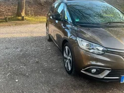 Braun Gebraucht 2018 Renault Grand Scénic IV Van / Kleinbus | 13.000 € (Guter Preis)