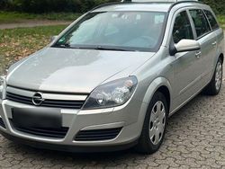 Silber Gebraucht 2005 Opel Astra Kombi | 2.499 € (Fairer Preis)