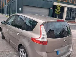 Beige Gebraucht 2011 Renault Scénic III Bose Edition Van / Kleinbus | 2.650 €