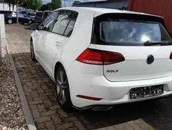 Pure white pure white Gebraucht 2018 VW Golf VII Comfortline Limousine | 16.795 € (Fairer Preis)