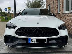 Weiß Gebraucht 2022 Mercedes C300e AMG line Limousine | 41.390 € (Etwas zu teuer)