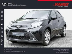 Mysticschwarz mica metallic Gebraucht 2022 Toyota Aygo X-play Kleinwagen | 13.670 € (Guter Preis)