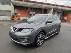 Grau Gebraucht 2016 Nissan X-Trail Tekna SUV | 11.900 € (Guter Preis)