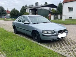 Grau Gebraucht 2003 Volvo V60 Kombi | 1.600 €