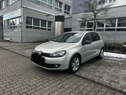 Grau Gebraucht 2012 VW Golf VI Kleinwagen | 6.000 € (Etwas zu teuer)