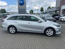 Silber Neu 2024 Kia Ceed Sportswagon Vision Kombi | 28.400 € (Fairer Preis)
