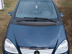 Blau Gebraucht 2003 Mercedes A170 Kleinwagen | 579 €