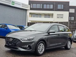 Grau Gebraucht 2024 Hyundai i30 Comfort Kombi | 17.600 € (Superpreis)
