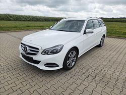 Weiß Gebraucht 2016 Mercedes E200 Avantgarde Kombi | 15.900 € (Fairer Preis)