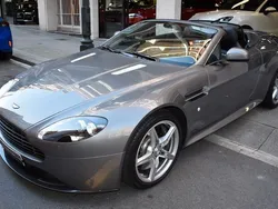 Grau Gebraucht 2016 Aston Martin V8 Vantage Coupé | 83.999 € (Fairer Preis)
