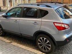 Grau Gebraucht 2013 Nissan Qashqai SUV | 8.000 €