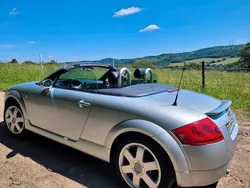 Silber Gebraucht 2002 Audi TT Roadster Cabrio | 10.800 €