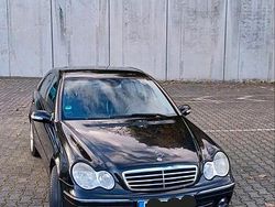 Schwarz Gebraucht 2006 Mercedes C220 Limousine | 2.750 €