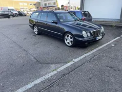 Schwarz Gebraucht 2002 Mercedes 220 Avantgarde Kombi | 4.900 €