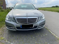 Grau Gebraucht 2012 Mercedes E220 Avantgarde Kombi | 10.000 € (Guter Preis)