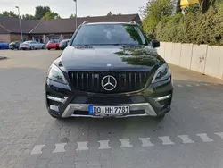 Schwarz Gebraucht 2012 Mercedes ML350 SUV | 21.500 € (Etwas zu teuer)