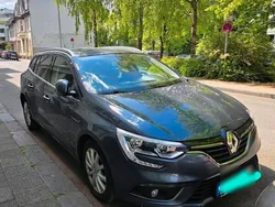 Grau Gebraucht 2016 Renault Mégane GrandTour Kombi | 6.500 € (Fairer Preis)