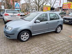 Grau Gebraucht 2004 Skoda Fabia Kleinwagen | 4.650 € (Teuer)