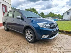 Blau Gebraucht 2019 Dacia Logan Stepway Limousine | 10.499 € (Etwas zu teuer)
